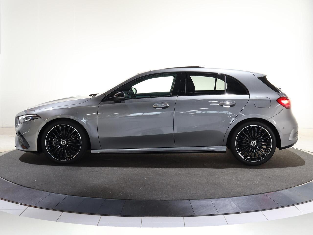 Mercedes-Benz A-KLASSE 180 Business Solution AMG | Panoramaschuifdak | Premium plus | Head-Up | Stoelverwarming | Achteruitrijcamera | MULTIBEAM LED |