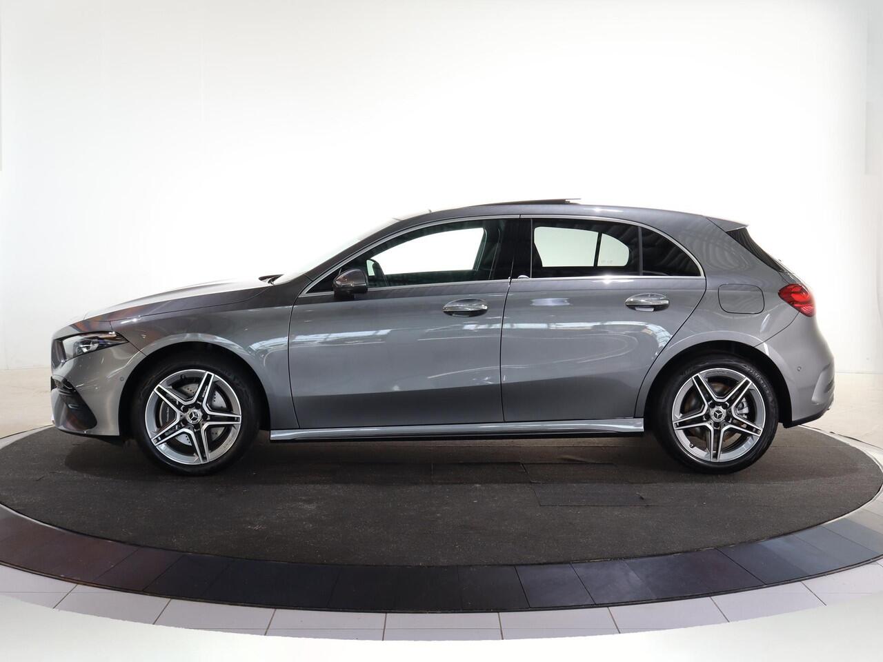 Mercedes-Benz A-KLASSE 250e Business Solution AMG | Panoramaschuifdak | Premium Plus | Head-up display | Dodehoekassistent |