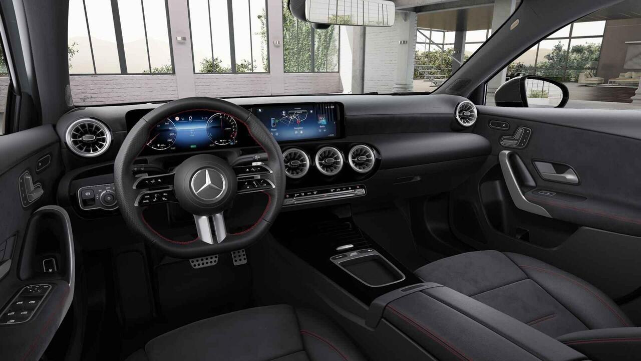 Mercedes-Benz A-KLASSE 250e Business Solution AMG | Panoramaschuifdak | Premium Plus | 19"AMG-velgen | Head-up display | Dodehoekassistent |