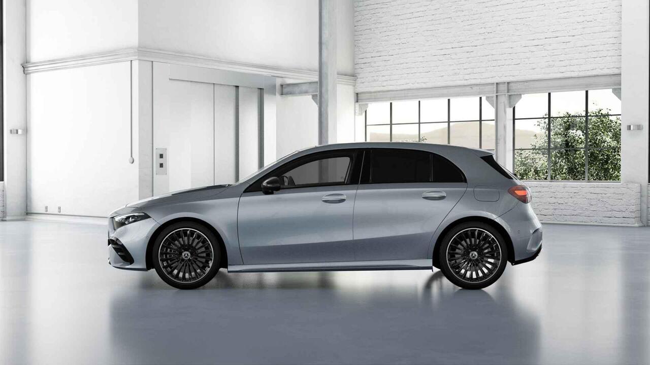 Mercedes-Benz A-KLASSE 250e Business Solution AMG | Panoramaschuifdak | Premium Plus | 19"AMG-velgen | Head-up display | Dodehoekassistent |