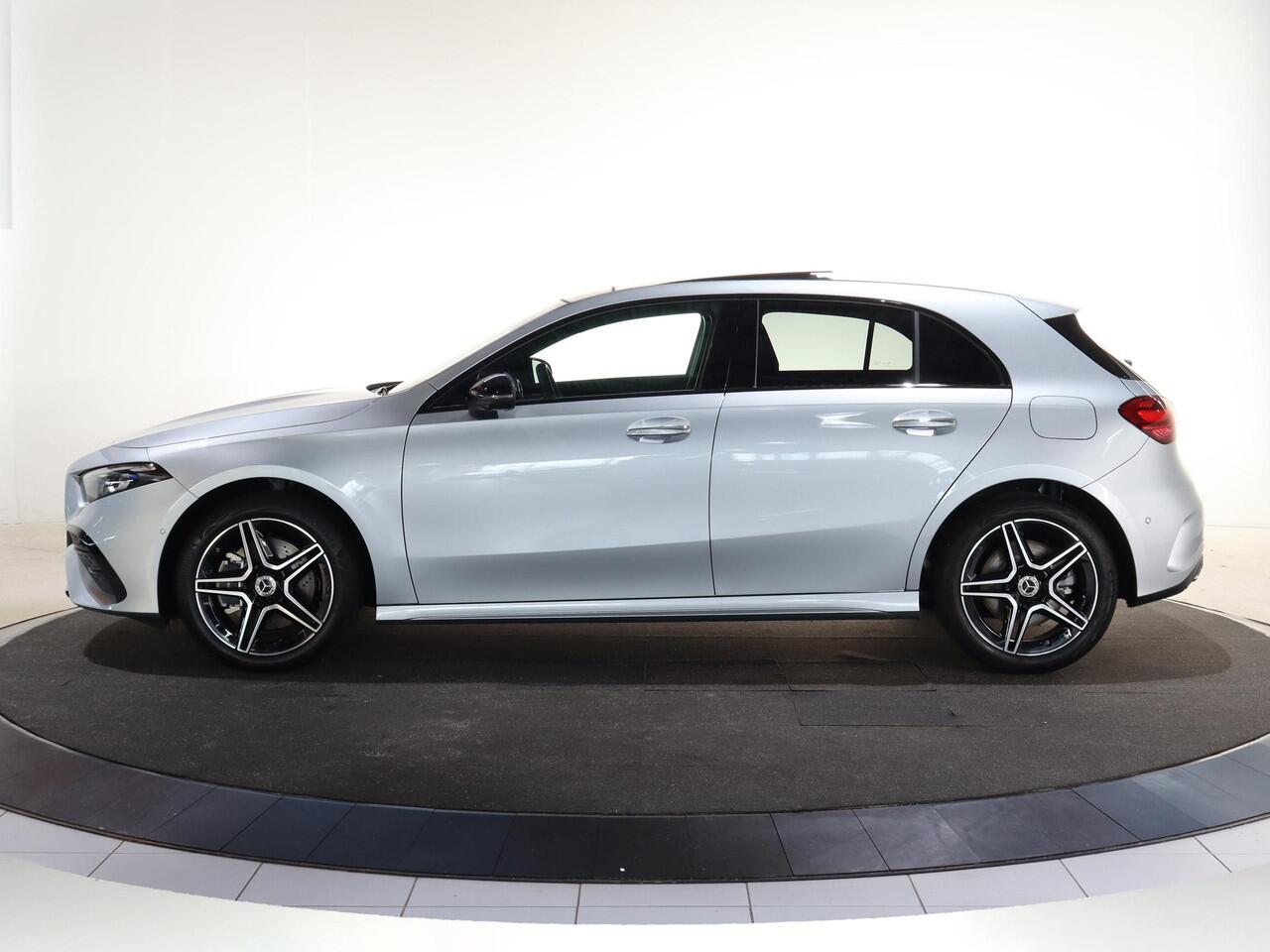 Mercedes-Benz A-KLASSE 250e Business Solution AMG | Panoramaschuifdak | Premium Plus | Head-up display | Dodehoekassistent |