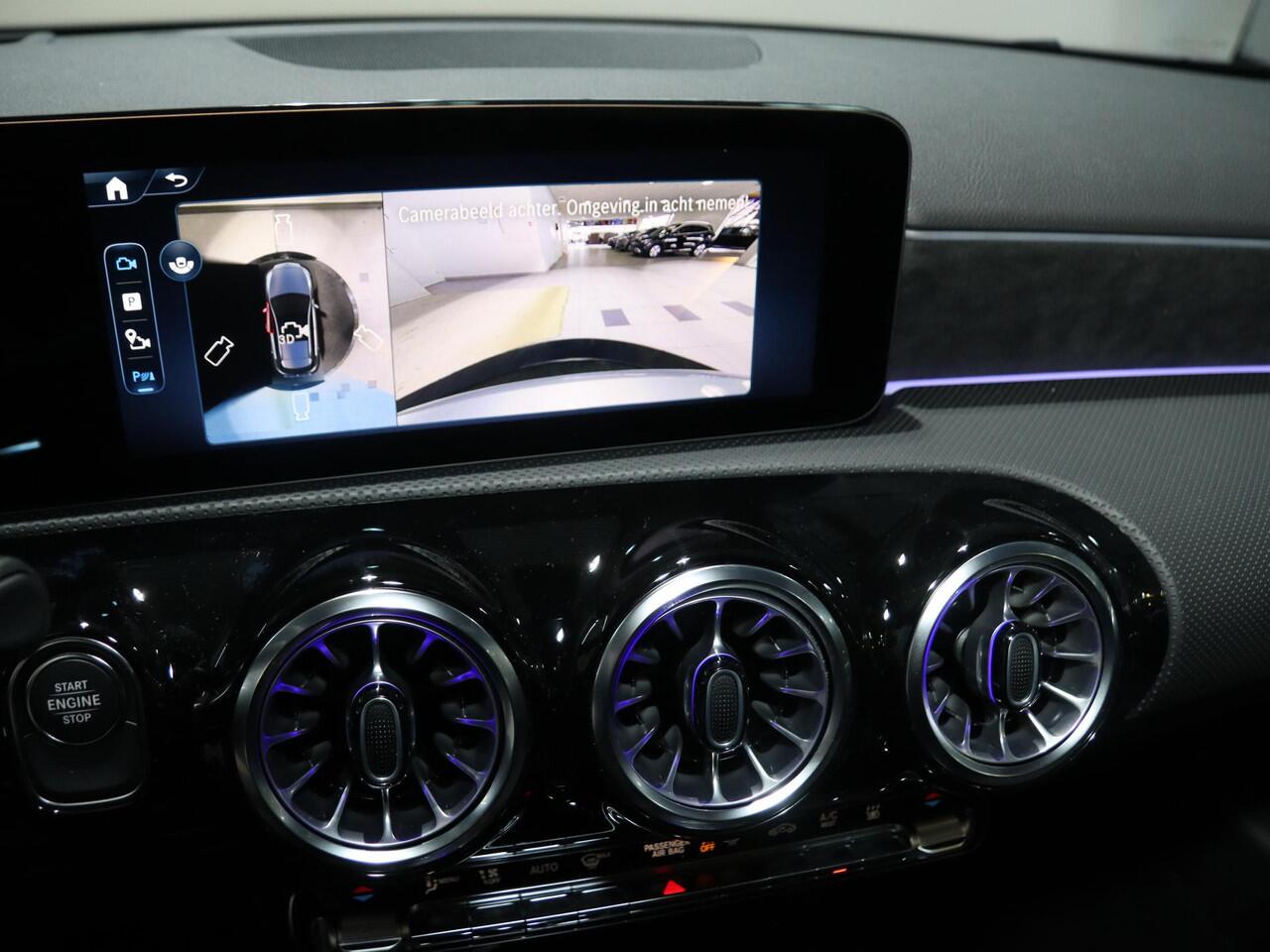 Mercedes-Benz A-KLASSE 250e Business Solution AMG | Panoramaschuifdak | Head-up display | Premium Plus | Stoelverwarming | 360° camera |
