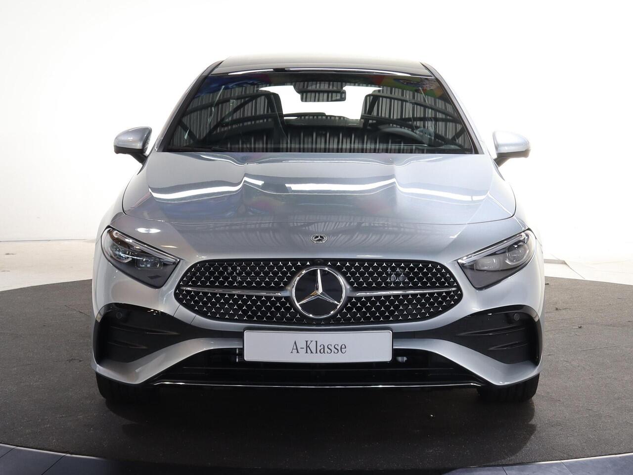 Mercedes-Benz A-KLASSE 250e Business Solution AMG | Panoramaschuifdak | Head-up display | Premium Plus | Stoelverwarming | 360° camera |