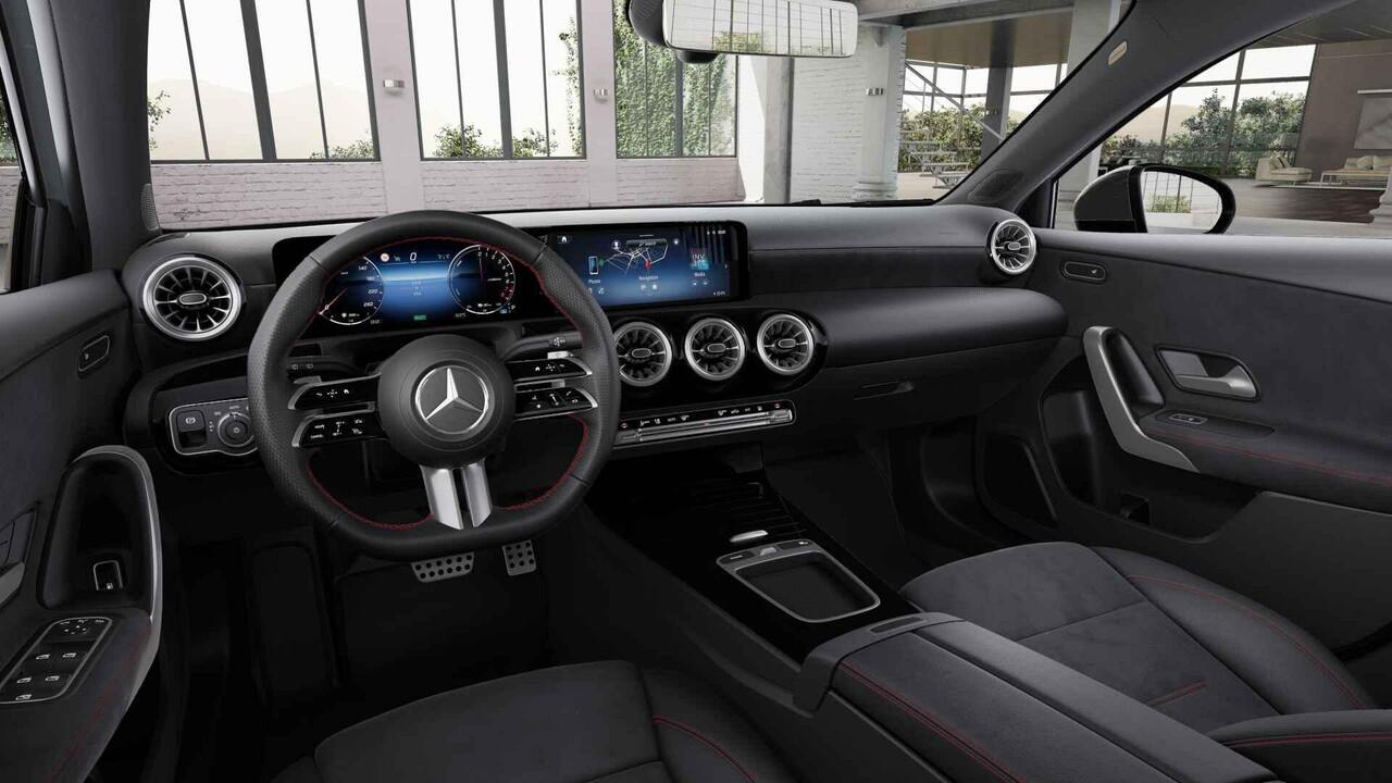 Mercedes-Benz A-KLASSE 250e Business Solution AMG | Panoramaschuifdak | Stoelverwarming | Achteruitrijcamera | MULTIBEAM LED | Night Pakket |