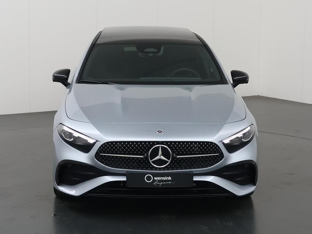 Mercedes-Benz A-KLASSE 180 Business Solution AMG | Panoramaschuifdak | Premium plus | Head-Up | Stoelverwarming | Achteruitrijcamera | MULTIBEAM LED |
