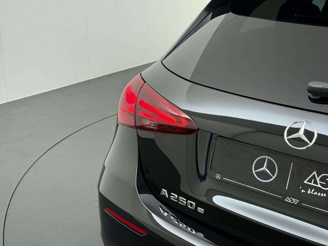 Mercedes-Benz A-KLASSE 250 e Business Solution AMG