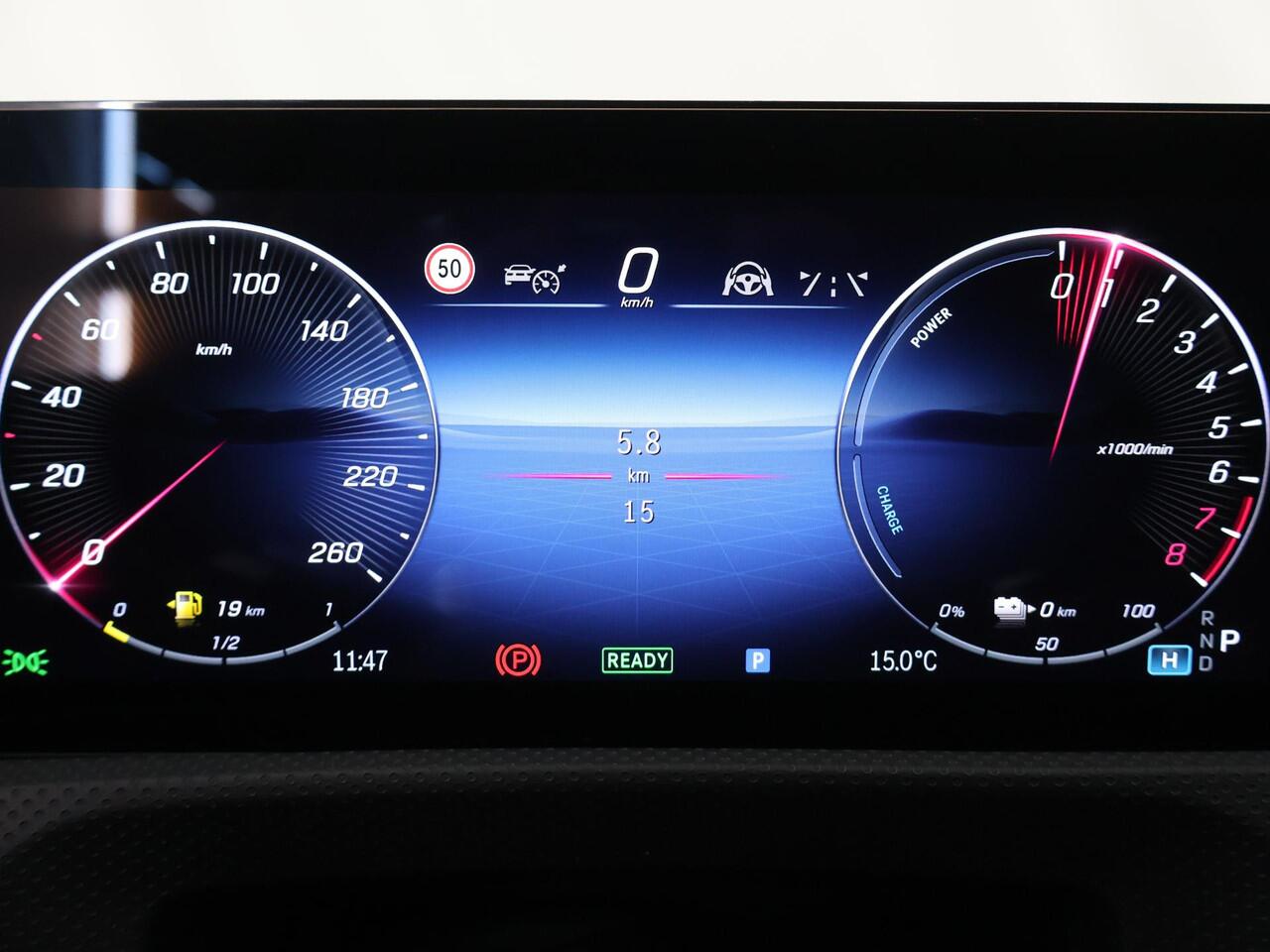 Mercedes-Benz A-KLASSE 250e Business Solution AMG Apple Carplay| Panoramaschuifdak | Stoelverwarming | Achteruitrijcamera | MULTIBEAM LED | Night Pakket | Driving Assistance Pakket