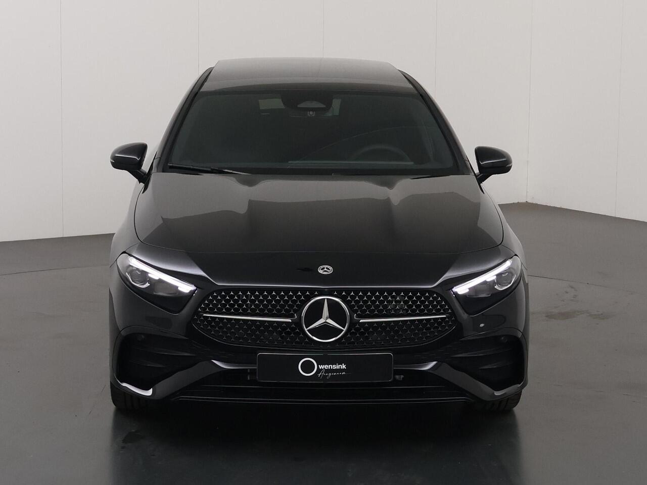 Mercedes-Benz A-KLASSE 250e Business Solution AMG Apple Carplay| Panoramaschuifdak | Stoelverwarming | Achteruitrijcamera | MULTIBEAM LED | Night Pakket | Driving Assistance Pakket