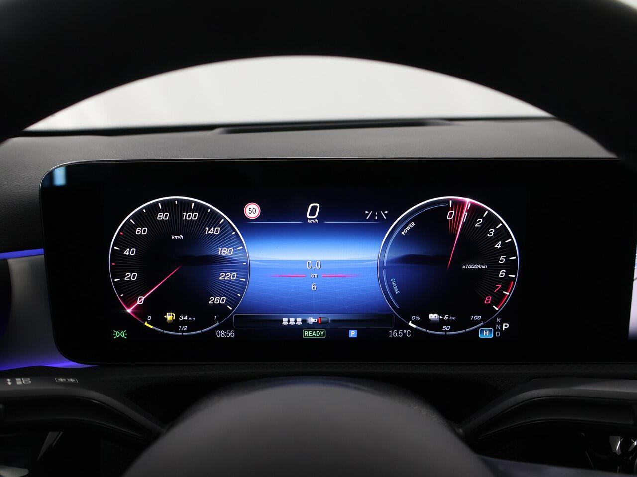 Mercedes-Benz A-KLASSE 250 e Business Solution AMG | Panoramaschuifdak | AMG Plus Line | Head up | Nightpakket | 19 inch AMG-velgen |