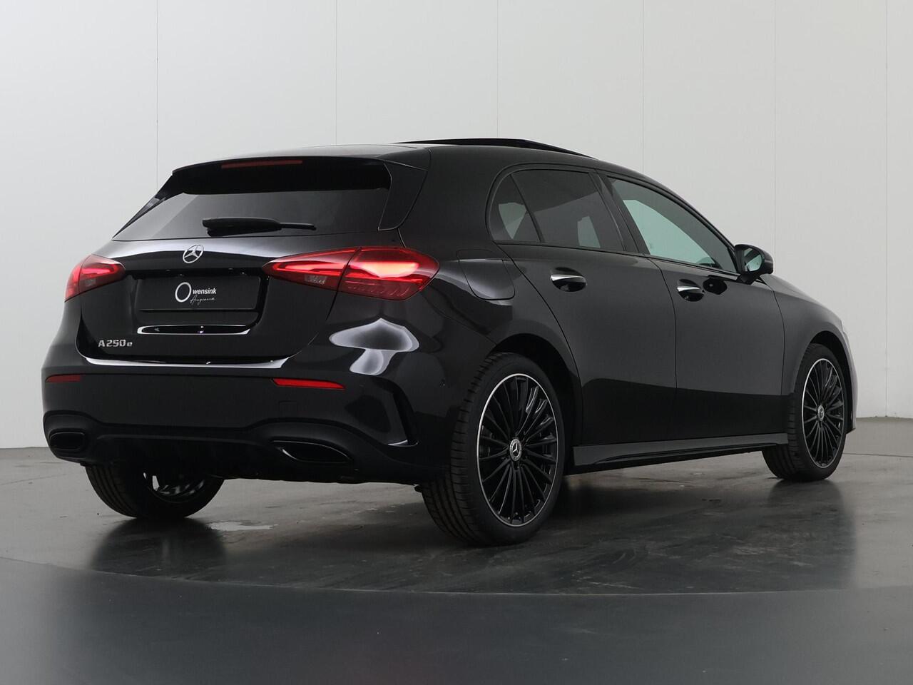 Mercedes-Benz A-KLASSE 250 e Business Solution AMG | Panoramaschuifdak | AMG Plus Line | Head up | Nightpakket | 19 inch AMG-velgen |