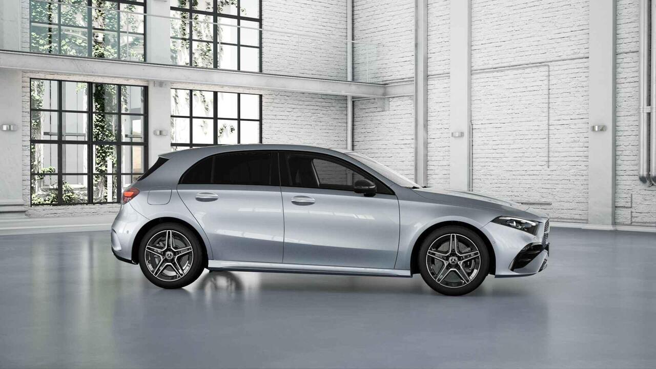 Mercedes-Benz A-KLASSE 250e Business Solution AMG | Panoramaschuifdak | Premium Plus | Head-up display | Dodehoekassistent |