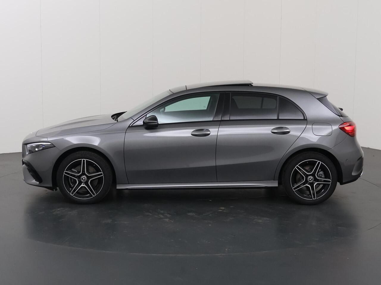 Mercedes-Benz A-KLASSE 250e Business Solution AMG | Panoramaschuifdak | Stoelverwarming | Achteruitrijcamera | MULTIBEAM LED |