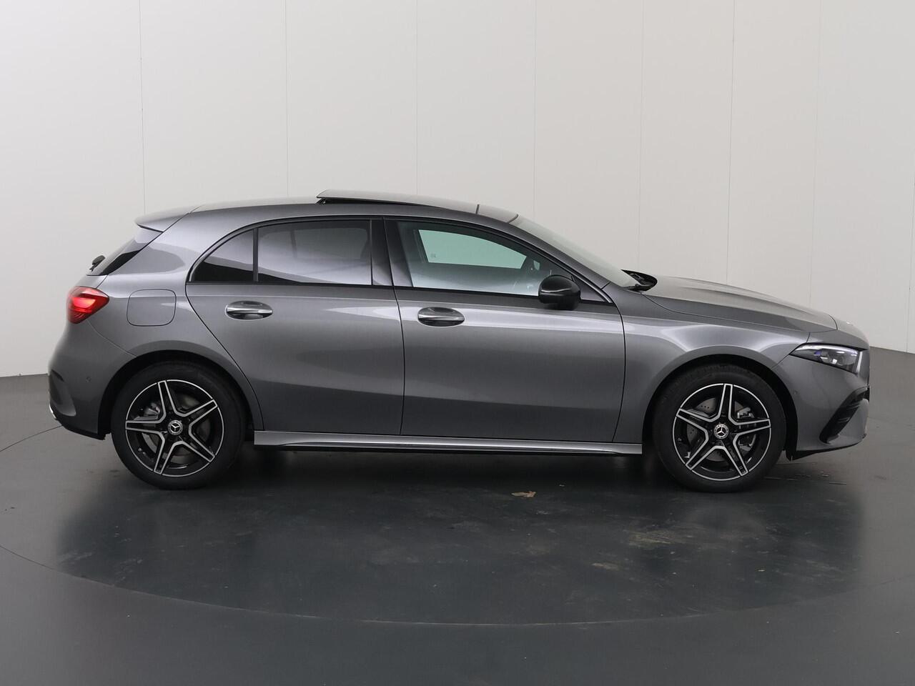 Mercedes-Benz A-KLASSE 250e Business Solution AMG | Panoramaschuifdak | Stoelverwarming | Achteruitrijcamera | MULTIBEAM LED |