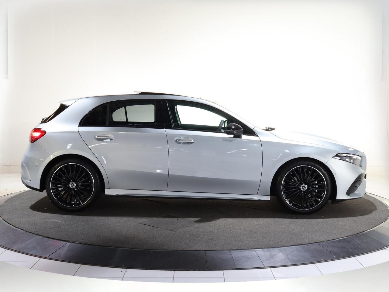 Mercedes-Benz A-KLASSE 180 Business Solution AMG | Panoramaschuifdak | Premium plus | Head-Up | Stoelverwarming | Achteruitrijcamera | MULTIBEAM LED |