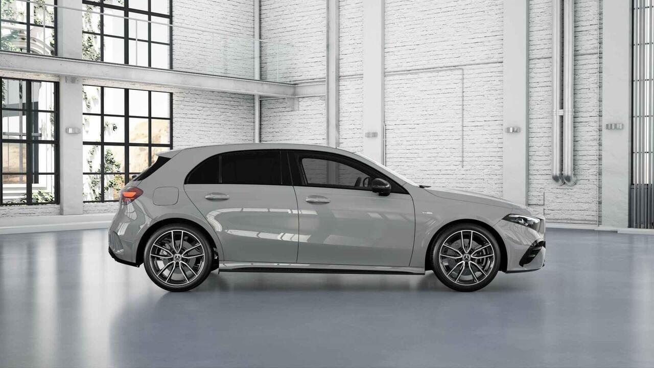 Mercedes-Benz A-KLASSE 250e 140 Years Edtion | Panoramaschuifdak | AMG Line | Nightpakket | Achteruitrijcamera | MULTIBEAM LED |