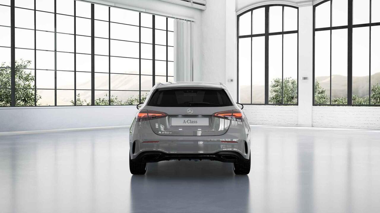 Mercedes-Benz A-KLASSE 250e 140 Years Edition | Panoramaschuifdak | AMG Line | Nightpakket | Achteruitrijcamera | MULTIBEAM LED |