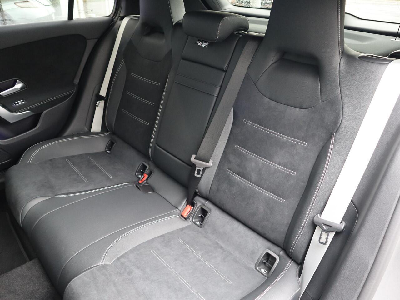 Mercedes-Benz A-KLASSE 250 e Business Solution AMG