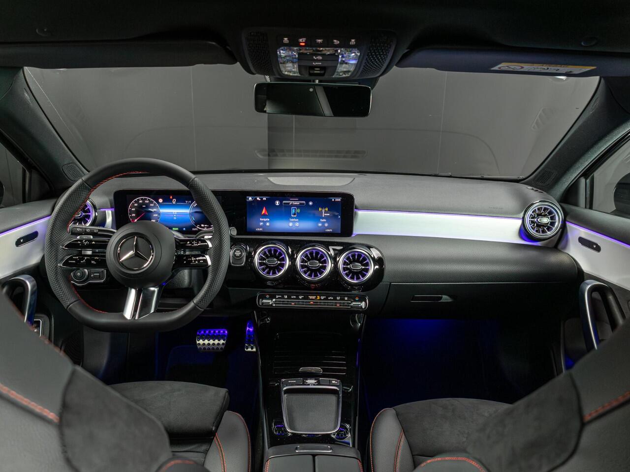 Mercedes-Benz A-KLASSE Hatchback 250 e Business Solution AMG