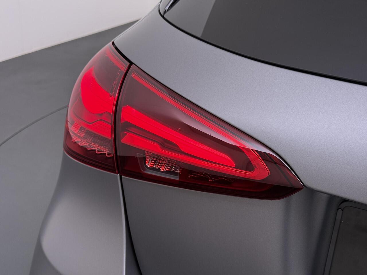 Mercedes-Benz A-KLASSE 250 e Business Solution AMG