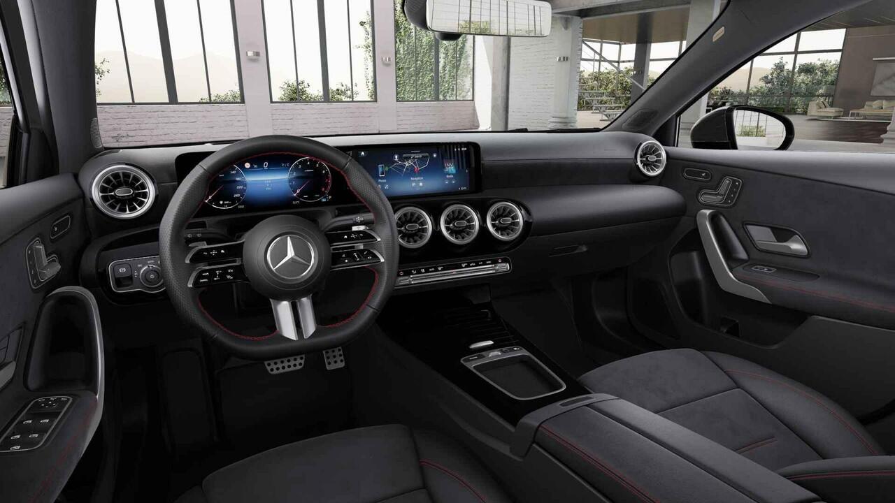 Mercedes-Benz A-KLASSE 180 Business Solution AMG | Premium Plus | Panoramadak | HUD | Stoelverwarming | Parkeercamera | Multibeam LED | Keyless Entry/Go | Apple Carplay/Android Auto |