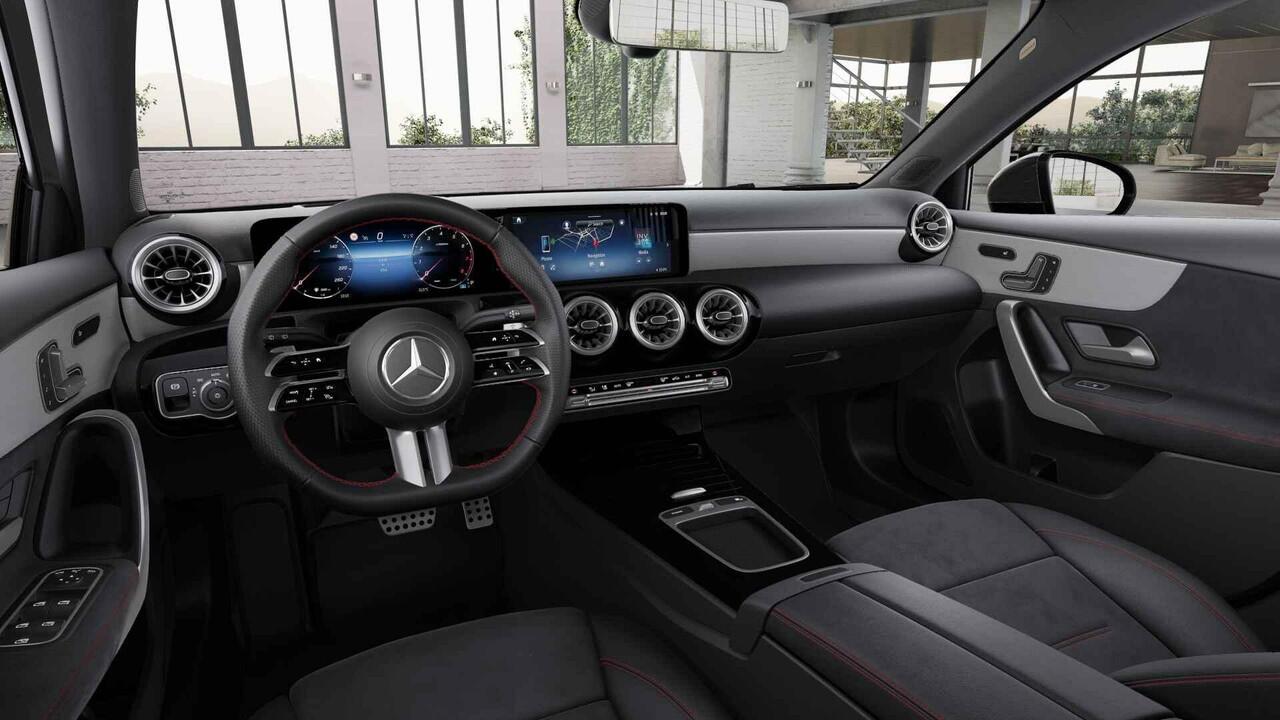 Mercedes-Benz A-KLASSE 180 Business Solution AMG | Panoramaschuifdak | Premium plus | Head-Up | Stoelverwarming | Achteruitrijcamera | MULTIBEAM LED |