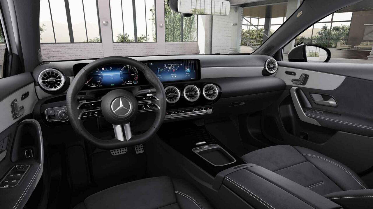 Mercedes-Benz A-KLASSE 250e Business Solution AMG | Panoramaschuifdak | AMG Plus Line | Head up | Nightpakket | 19 inch AMG-velgen |