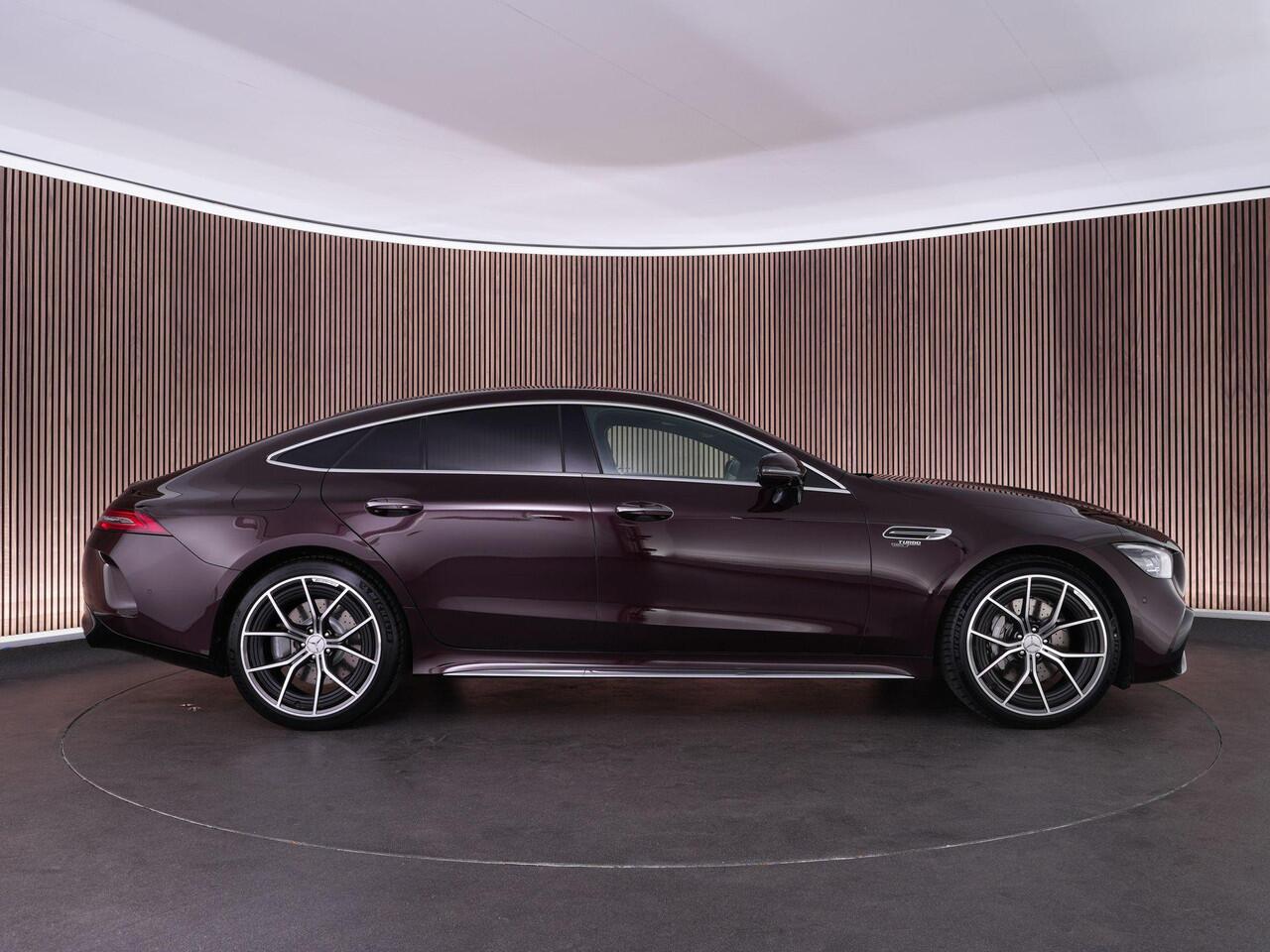 Mercedes-Benz AMG-GT 4-Door Coupé 43AMG 367pk 4MATIC+ Premium Plus |dealer onderhouden|manufaktur|panoramadak|Burmester|head-up display|massage|memory|Stoelverwarming & verkoeling|360°-camera|Apple Carplay|sfeerverlichting|carbon interieur|