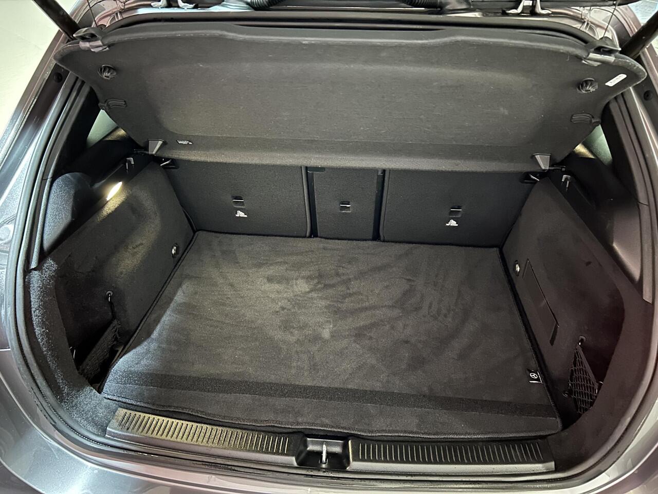 Mercedes-Benz B-KLASSE 200 Business Solution AMG | Trekhaak | Stoelverwarming | Navigatie | Achteruitrijcamera