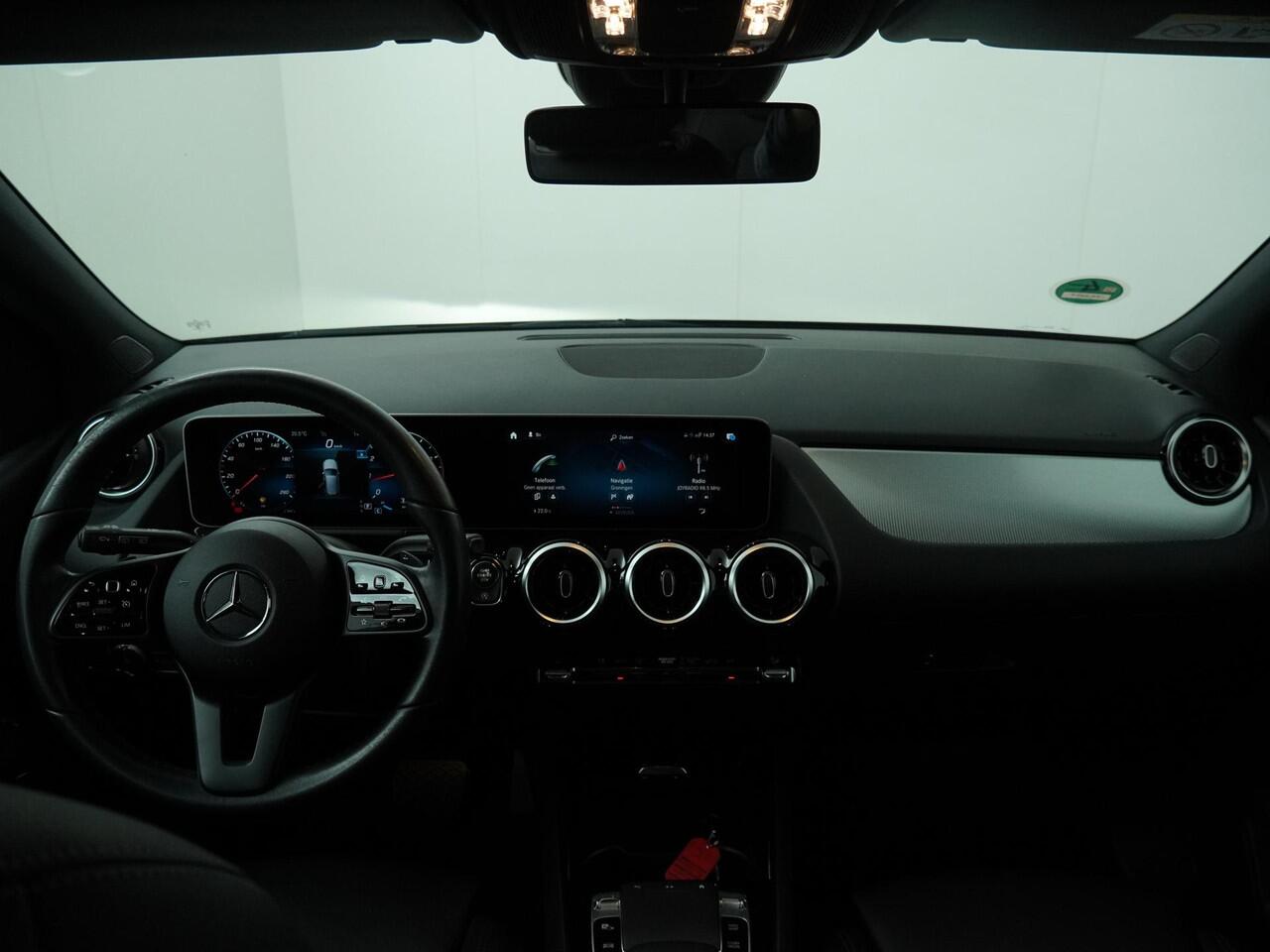 Mercedes-Benz B-KLASSE 180 Business Solution - Navigatie - Climate Control - Apple Carplay/Android Auto