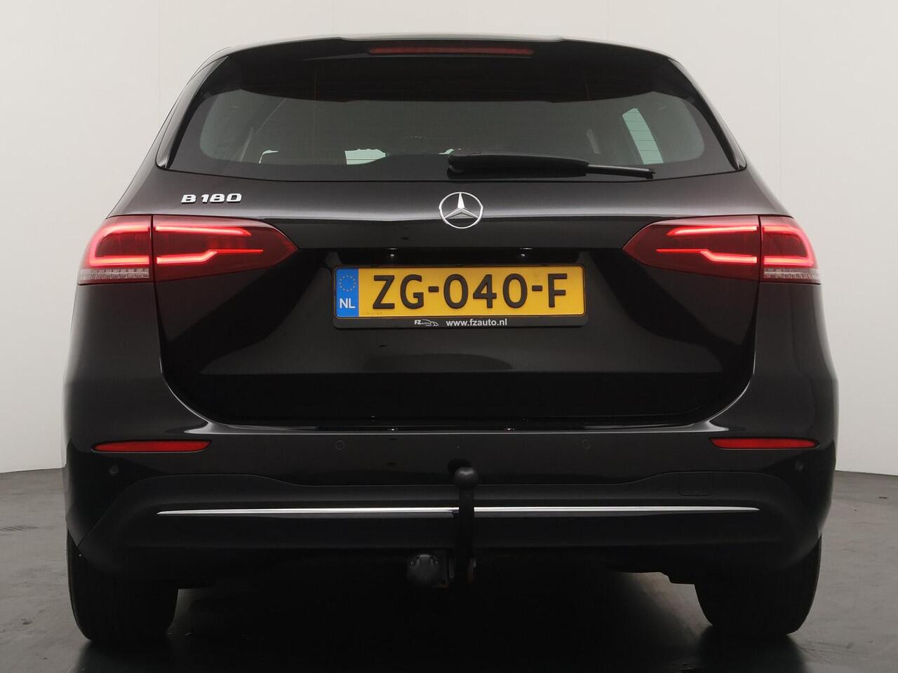 Mercedes-Benz B-KLASSE 180 Business Solution - Navigatie - Climate Control - Apple Carplay/Android Auto