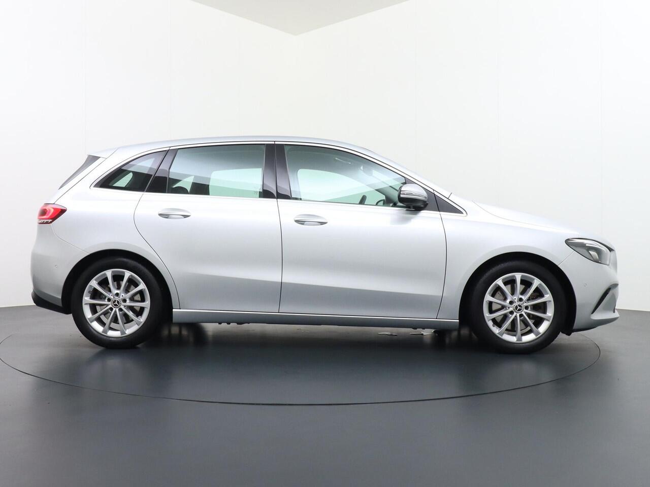 Mercedes-Benz B-KLASSE 220 4MATIC 4WD Camera Trekhaak 1800 KG!