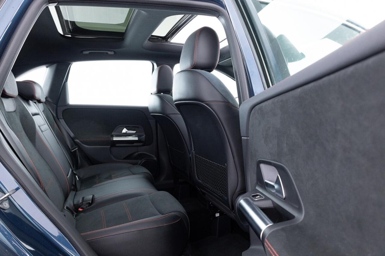 Mercedes-Benz B-KLASSE 180 Business Solution AMG | PANORAMADAK | Full LED