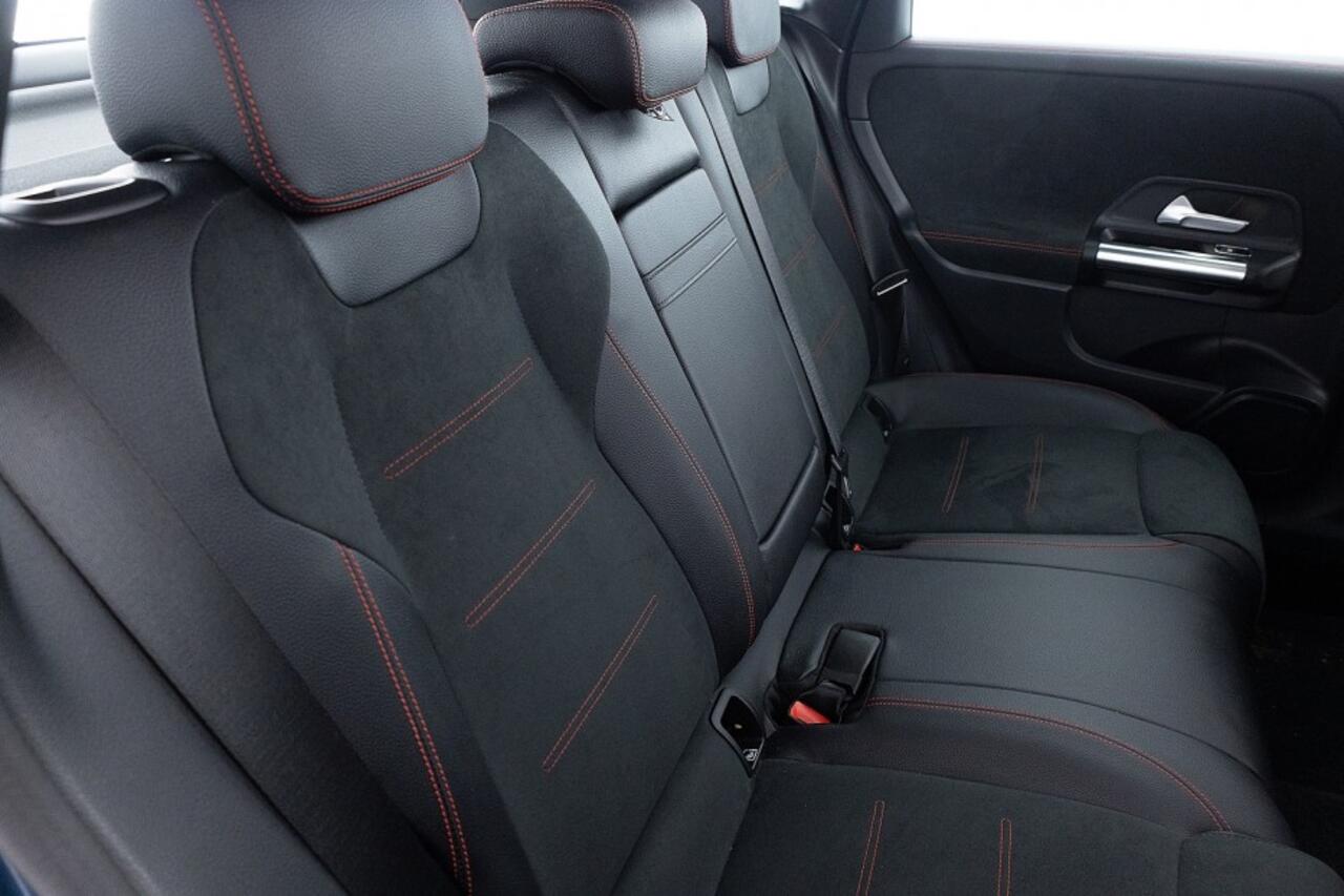 Mercedes-Benz B-KLASSE 180 Business Solution AMG | PANORAMADAK | Full LED