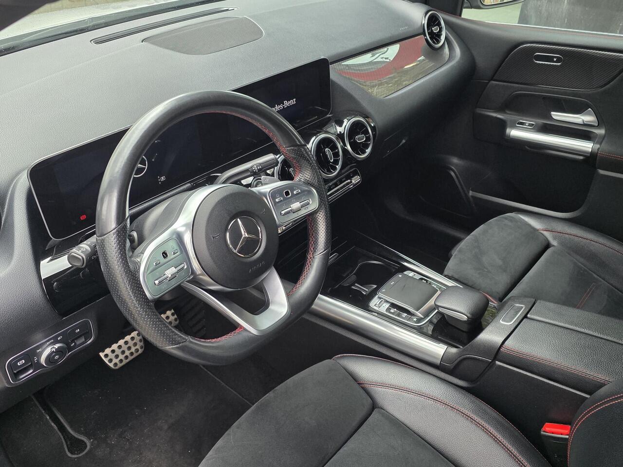 Mercedes-Benz B-KLASSE 180 Business Solution AMG AUTOMAAT | Navigatie | Parkeersensoren + Camera | Cruise Control | Licht metalen velgen | Climate Control