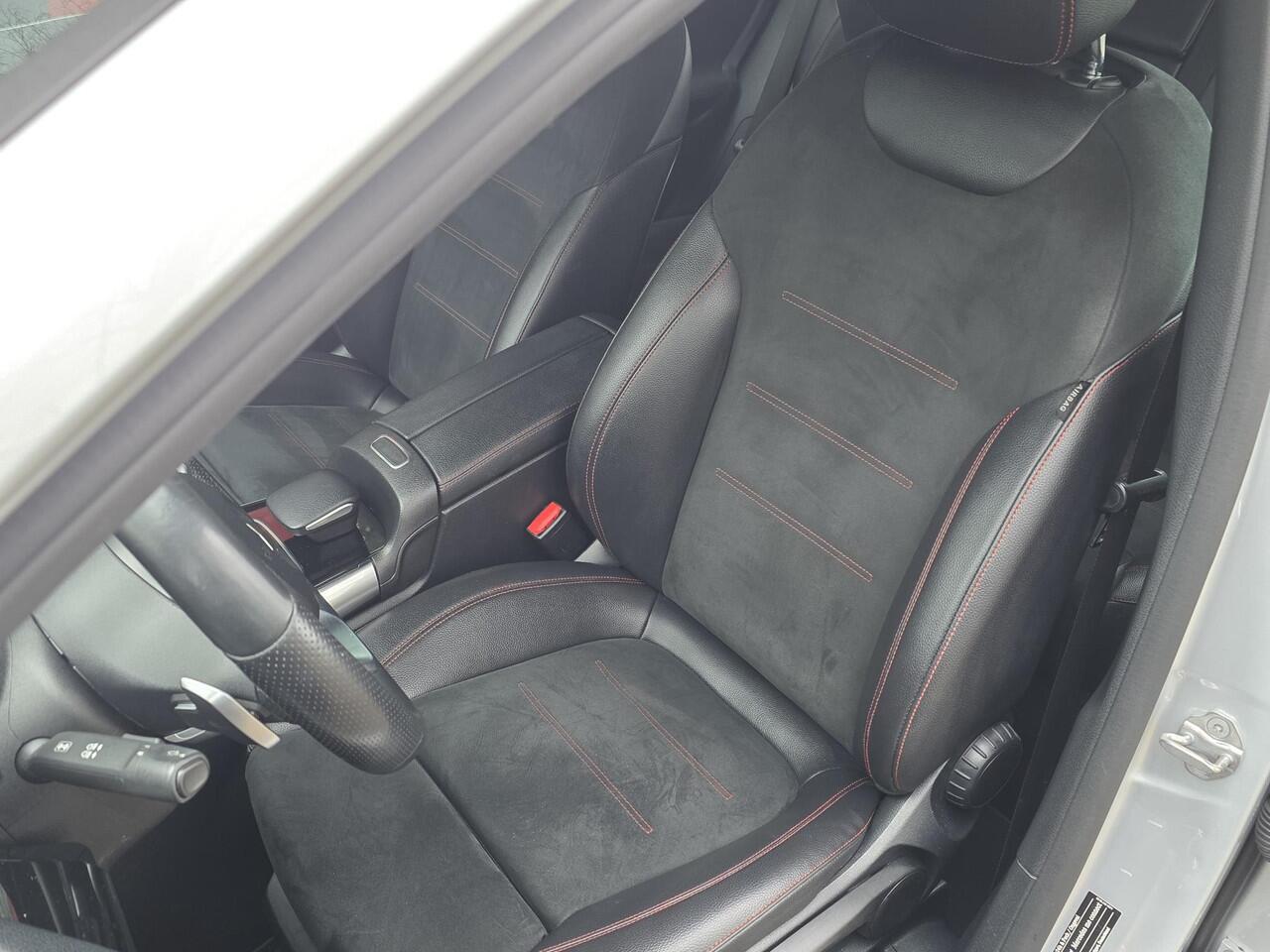 Mercedes-Benz B-KLASSE 180 Business Solution AMG AUTOMAAT | Navigatie | Parkeersensoren + Camera | Cruise Control | Licht metalen velgen | Climate Control