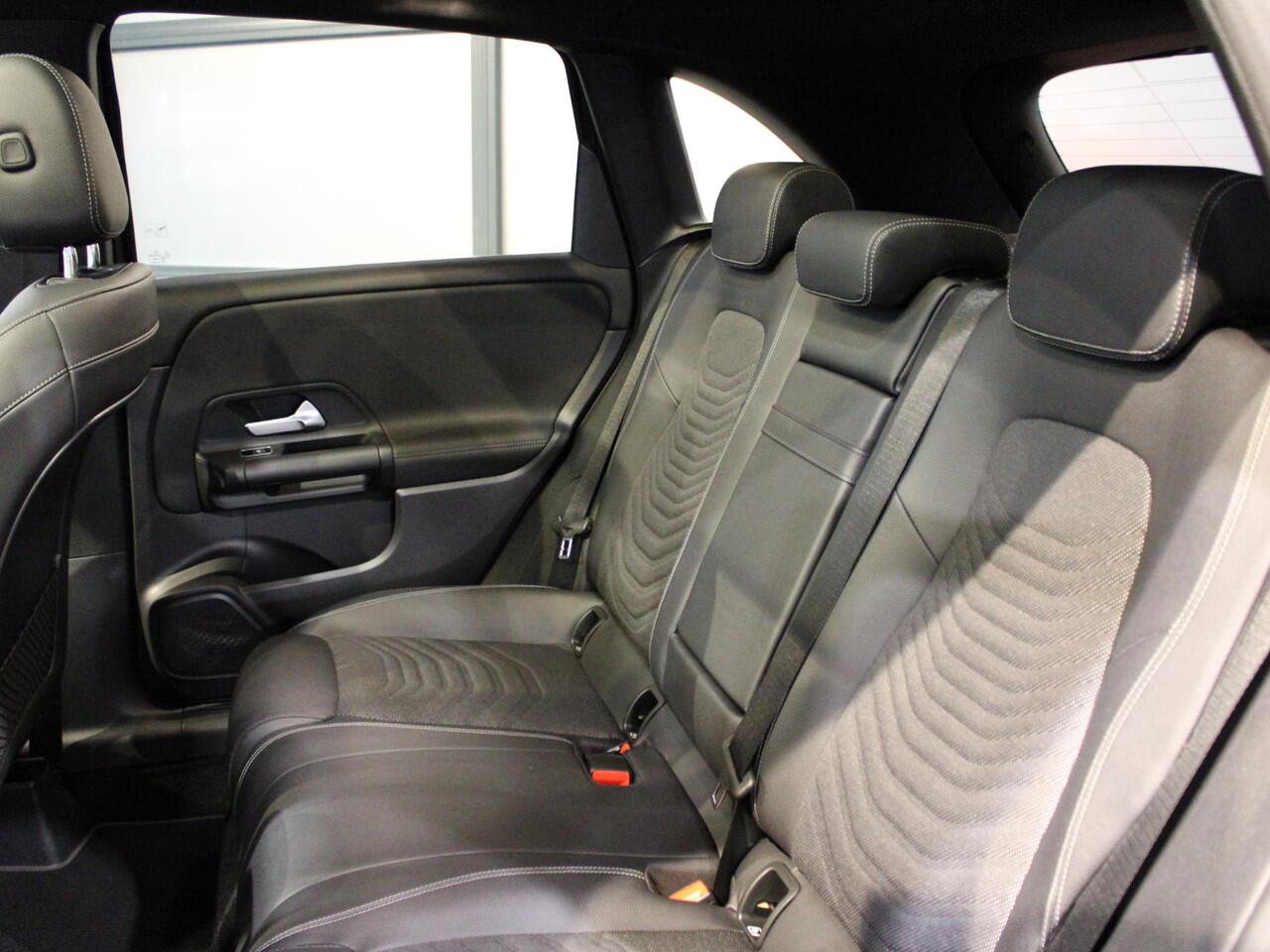 Mercedes-Benz B-KLASSE 180 Business Solution Plus Panorama dak