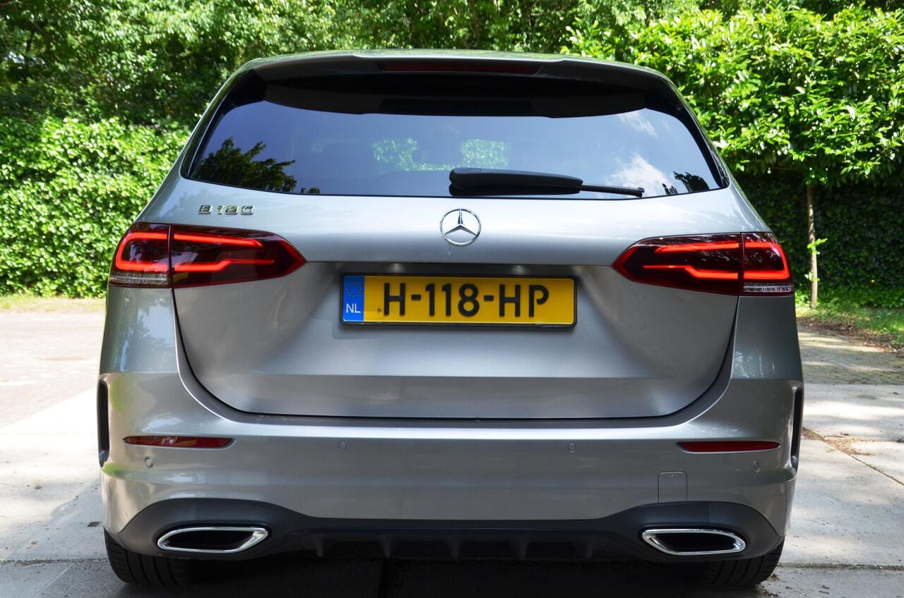 Mercedes-Benz B-KLASSE 180 Business Solution AMG Automaat/Led/Navi/Pdc/Ecc/Stoelverwarming/Cr-Controle/Privacy-Glas/18-Inch Lmv/Apple Carplay/Android