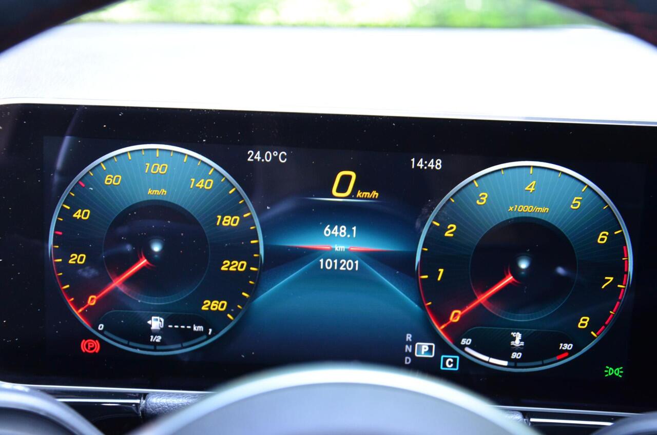 Mercedes-Benz B-KLASSE 180 Business Solution AMG Automaat/Led/Navi/Pdc/Ecc/Stoelverwarming/Cr-Controle/Privacy-Glas/18-Inch Lmv/Apple Carplay/Android