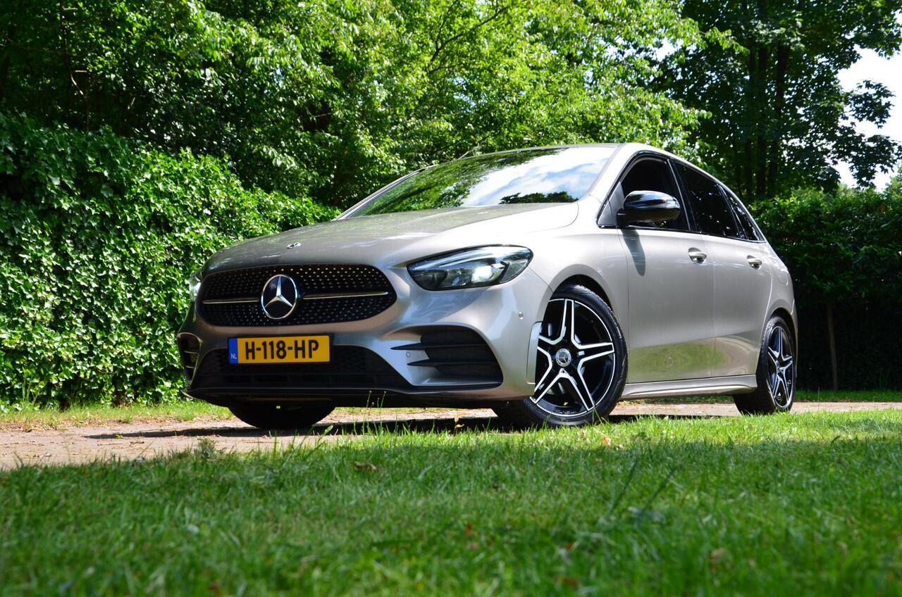 Mercedes-Benz B-KLASSE 180 Business Solution AMG Automaat/Led/Navi/Pdc/Ecc/Stoelverwarming/Cr-Controle/Privacy-Glas/18-Inch Lmv/Apple Carplay/Android