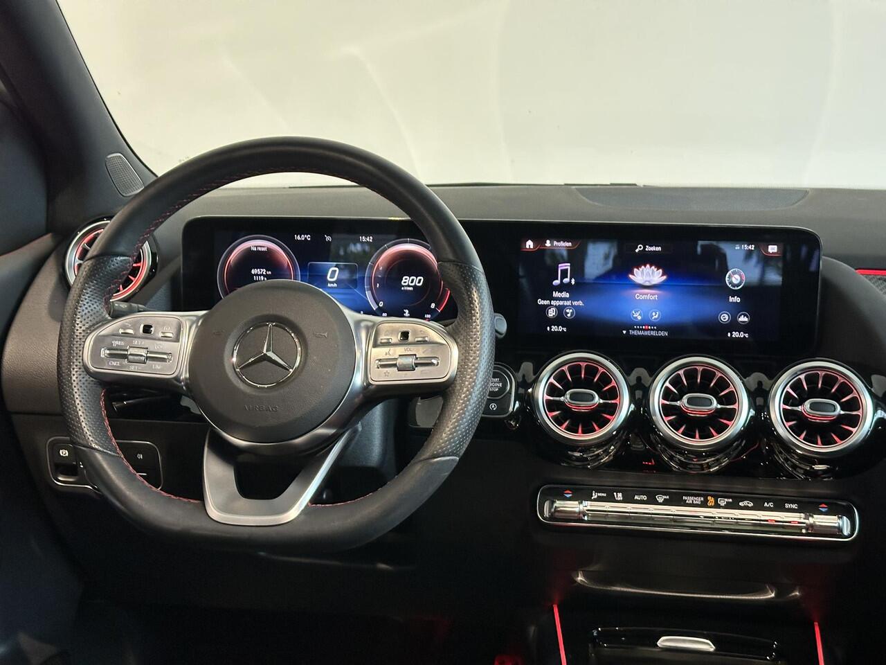 Mercedes-Benz B-KLASSE 180 Business Solution AMG | NAVIGATIE | PANORAMADAK | PARKEERSENSOREN RONDOM | ACHTERUITRIJCAMERA | STOELVERWARMING | STOELGEHEUGEN