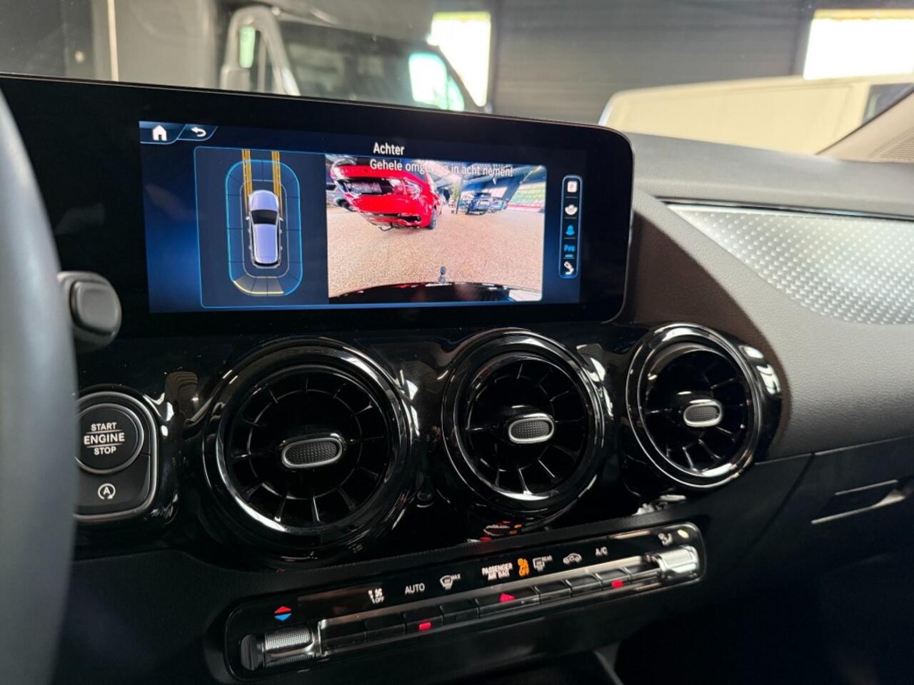 Mercedes-Benz B-KLASSE 180 Star Edition Luxury Line 17 inch trekhaak camera