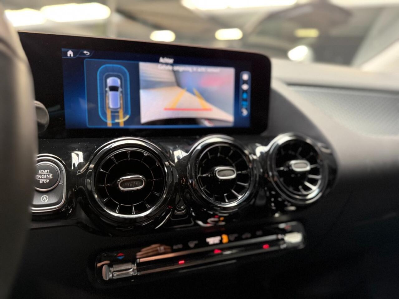 Mercedes-Benz B-KLASSE 180 Star Edition Luxury Line 17 inch trekhaak camera