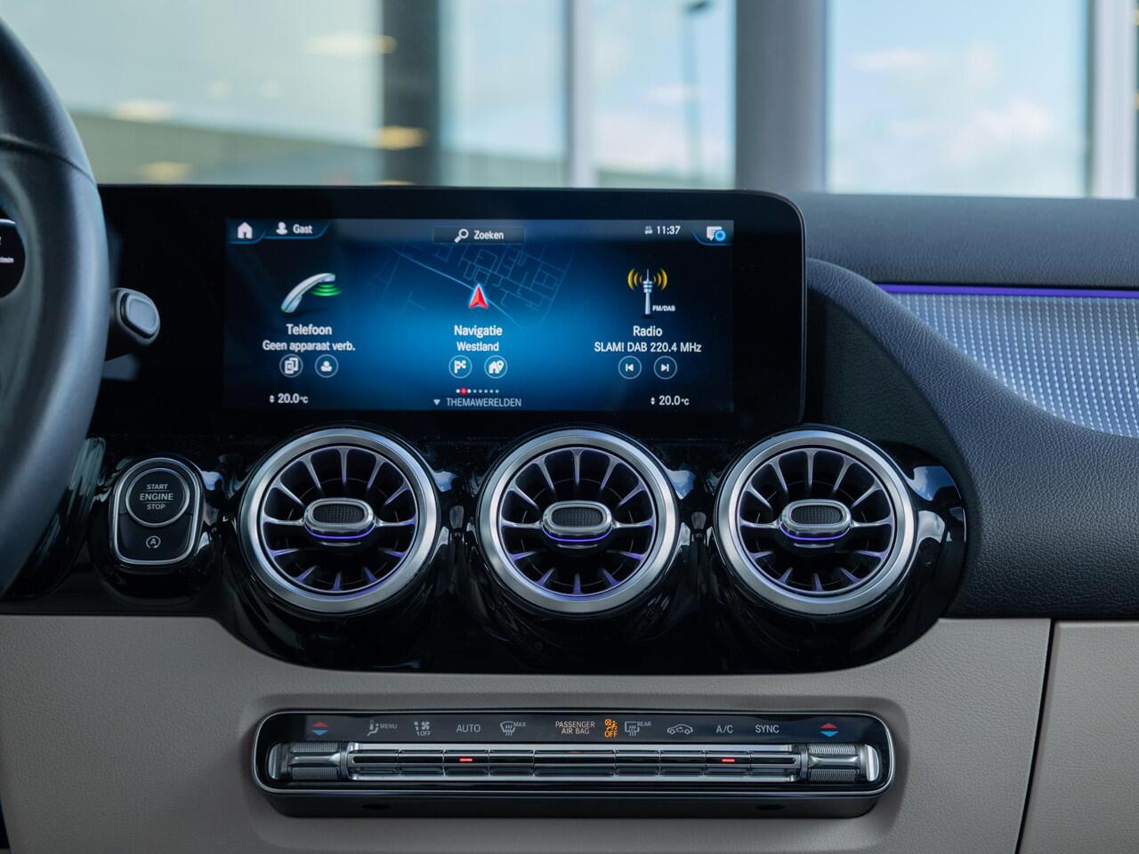 Mercedes-Benz B-KLASSE 180 Business Solution Luxury Panorama dak | Trekhaak