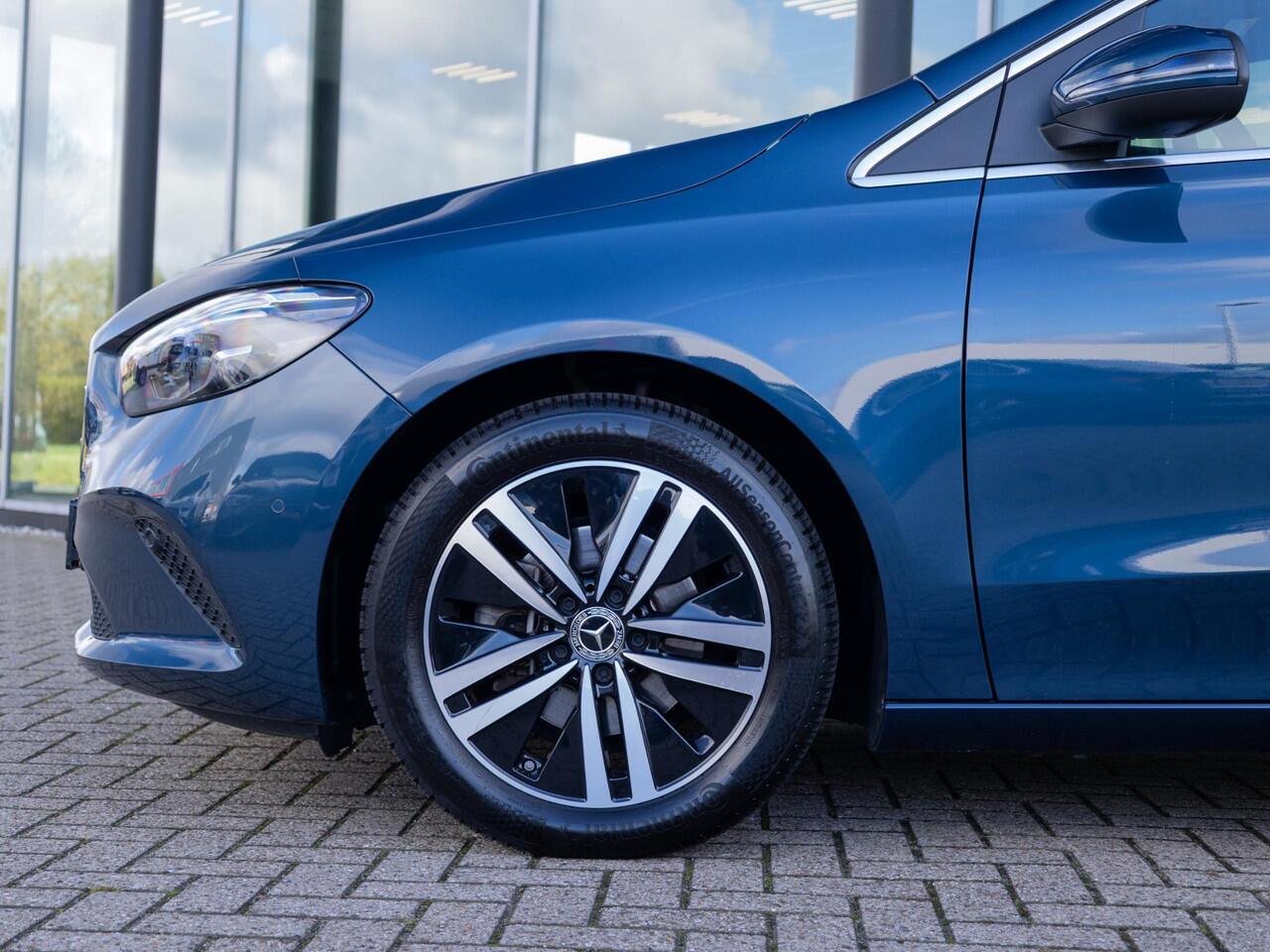 Mercedes-Benz B-KLASSE 180 Business Solution Luxury Panorama dak | Trekhaak