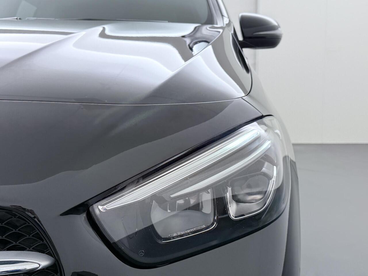 Mercedes-Benz B-KLASSE 200 Business Solution Luxury Trekhaak | Camera | Navigatie | Automaat |