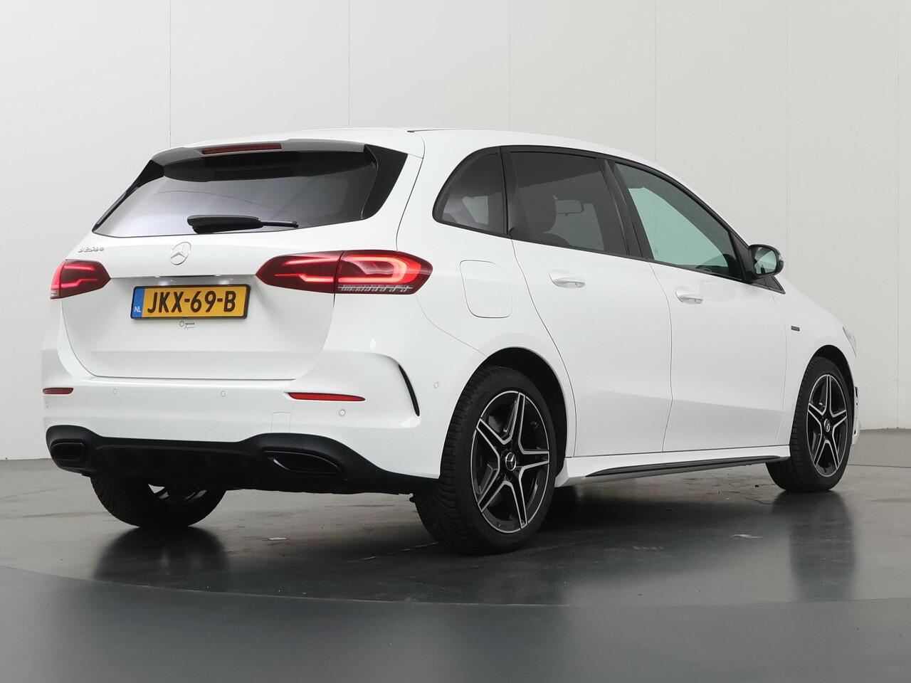 Mercedes-Benz B-KLASSE 250 e AMG Line | Night pakket | Stoelverwarming | Sfeerverlichting |