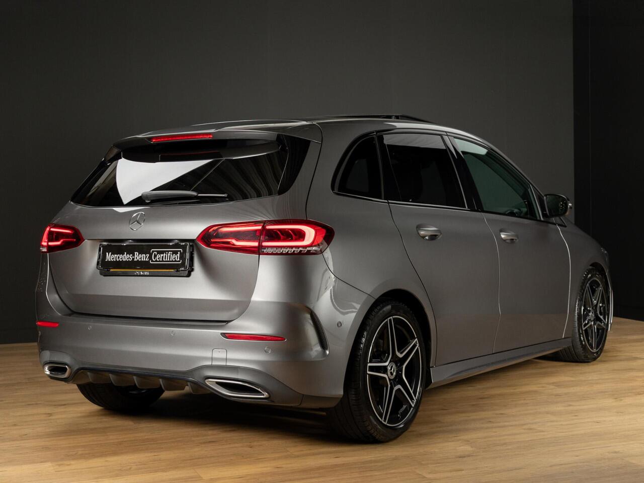 Mercedes-Benz B-KLASSE 180 Business Solution AMG Panorama dak