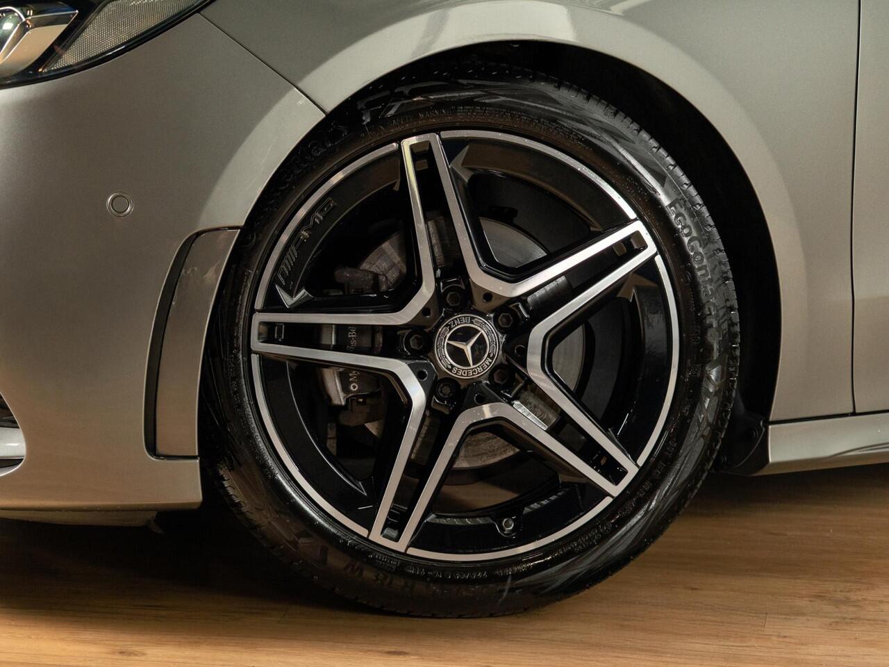 Mercedes-Benz B-KLASSE 180 Business Solution AMG Panorama dak