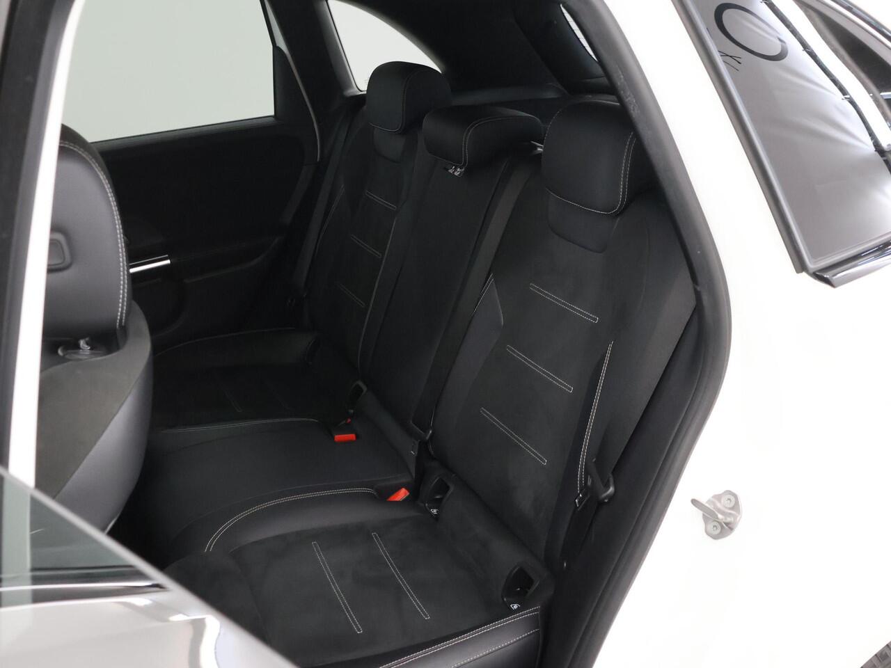 Mercedes-Benz B-KLASSE 250 e AMG Line | Night pakket | Stoelverwarming | Sfeerverlichting |