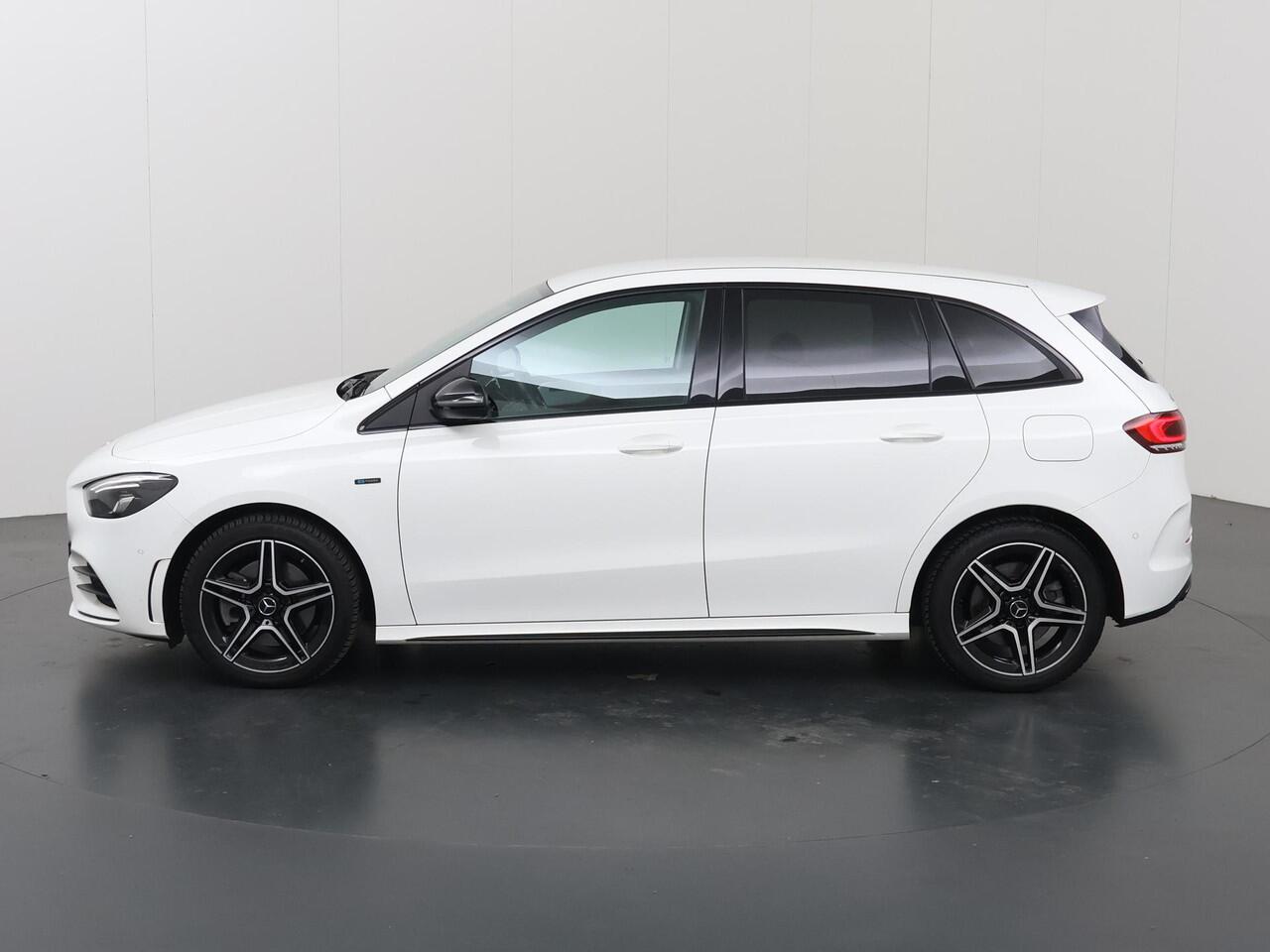 Mercedes-Benz B-KLASSE 250 e AMG Line | Night pakket | Stoelverwarming | Sfeerverlichting |